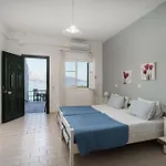 Apovrado Studios & Apartments By Konnect, Recently Renovated *